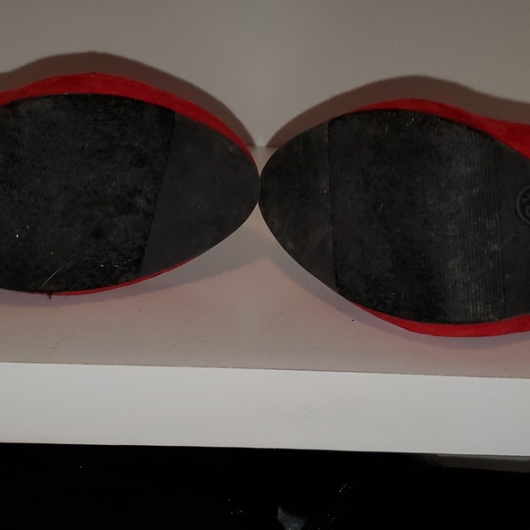 Red boots - Picture 3 of 3